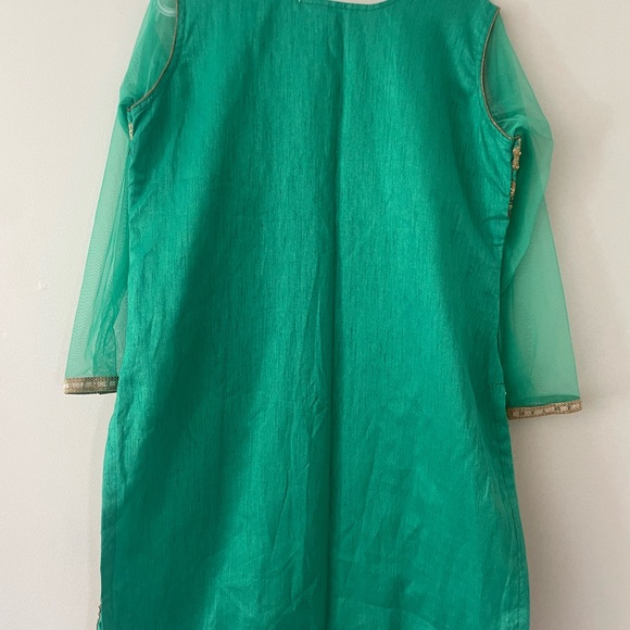 Punjabi Suit Medium - Picture 4 of 4